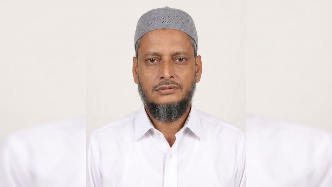 নোয়াখালীতে প্রধান শিক্ষকের বিরুদ্ধে অপপ্রচারের প্রতিবাদে মানববন্ধন