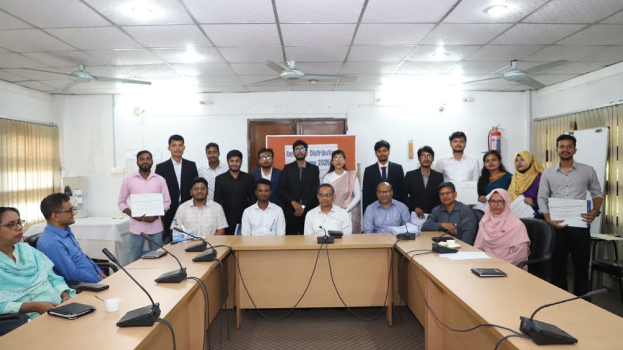 বার্ড-এ কুবি শিক্ষার্থীদের সার্টিফিকেট বিরতণী অনুষ্ঠান