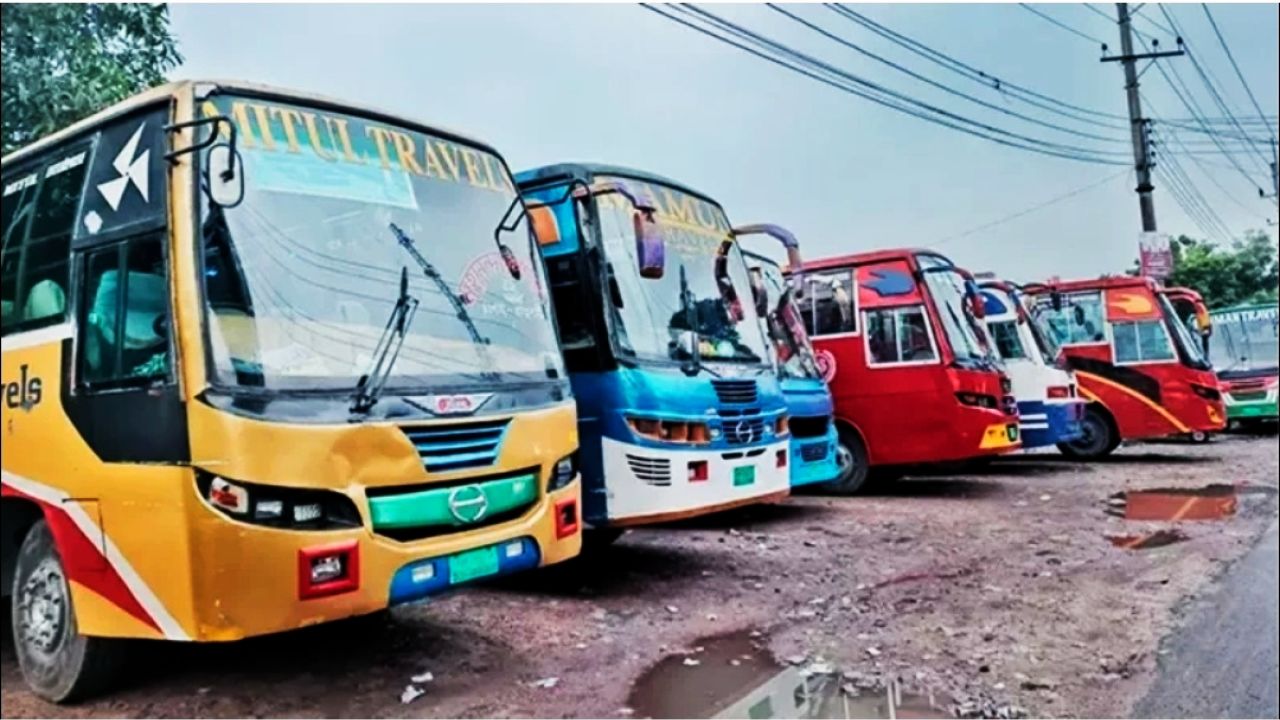 ​একদিন পর চাঁপাইনবাবগঞ্জে বাস চলাচল স্বাভাবিক জনমনে স্বস্তি