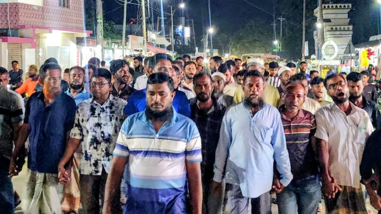 কুয়াকাটায় বিতর্কিত যুবদল কমিটি বাতিলের দাবিতে বিক্ষোভ, বহিষ্কৃত ও ছাত্রলীগ অন্তর্ভুক্তের অভিযোগ