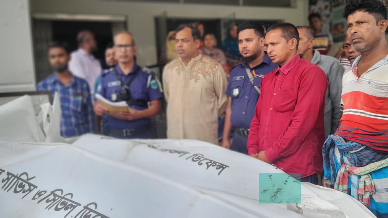  চাঁপাইনবাবগঞ্জে সড়ক ঝড়লো শালা দুলাভাইয়ের প্রাণ, ফেরা হলোনা কর্মস্থলে