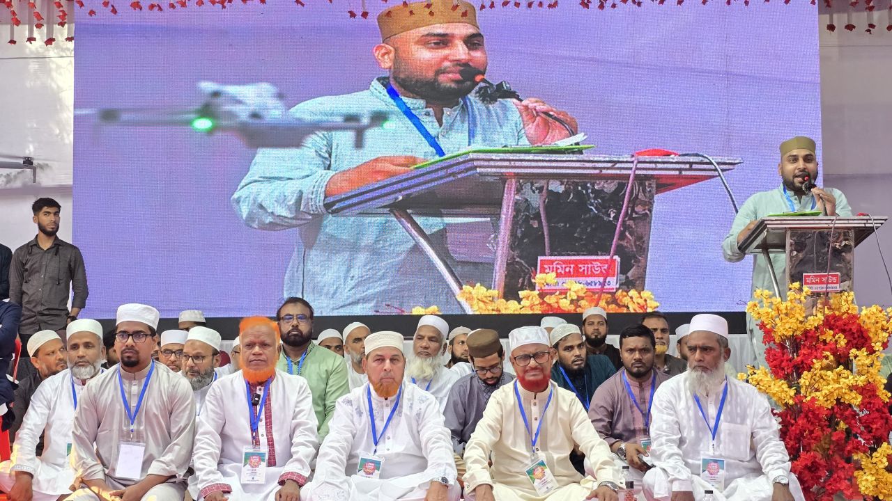 চাঁপাইনবাবগঞ্জে কুরআন দিবসে ছাত্রশিবিরের বিশাল ছাত্র গণজমায়েত