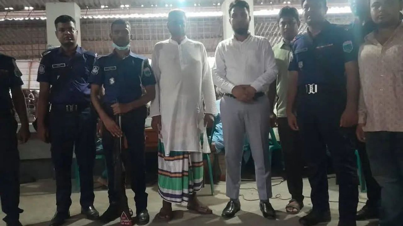 বটতলা হাটে  পশুর অতিরিক্ত টোল আদায় ইজারাদারের প্রতিনিধিকে ৫০ হাজার টাকা জরিমানা