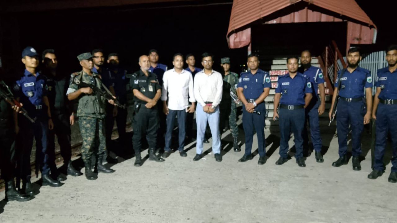 মাদকের বিরুদ্ধে জিরো টলারেন্স: পাবনা শহরে যৌথ বাহিনীর বিশেষ অভিযান!