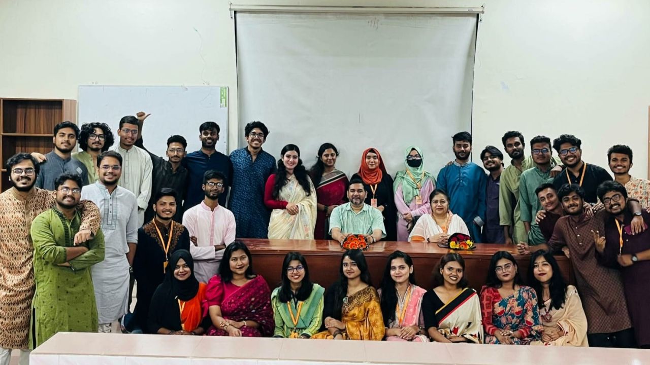 বাকৃবির টিম উৎসবের নতুন কমিটি সভাপতি অধ্যাপক সাইফুল্লাহ, সম্পাদক আদিবা