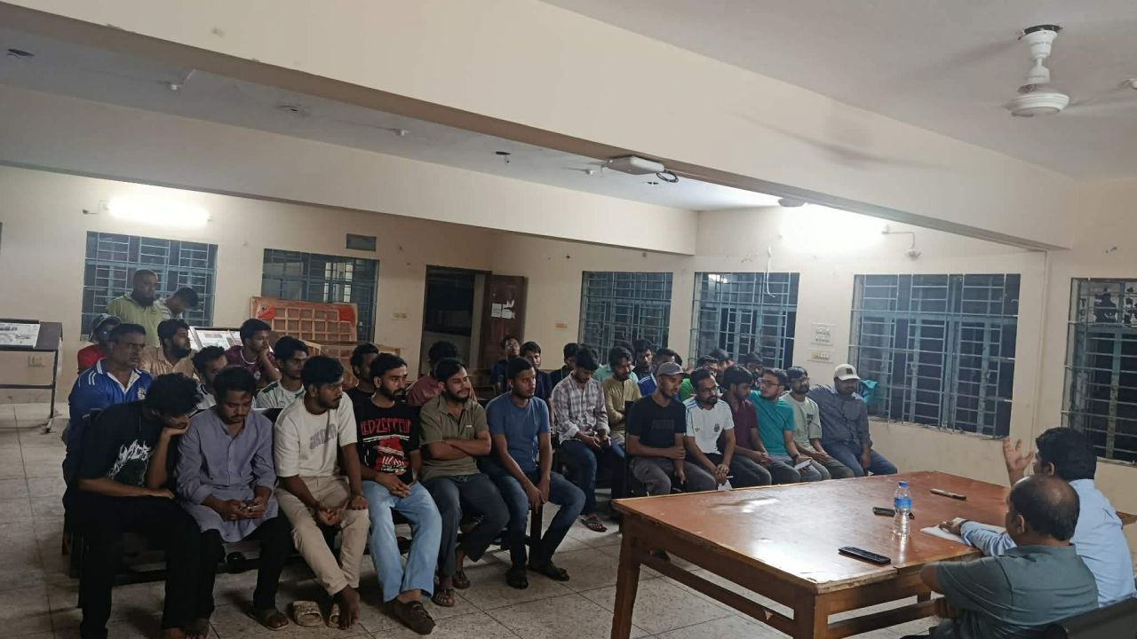 কুবির শহীদ ধীরেন্দ্রনাথ দত্ত হলে সমস্যার সমাধানে মতবিনিময় সভা