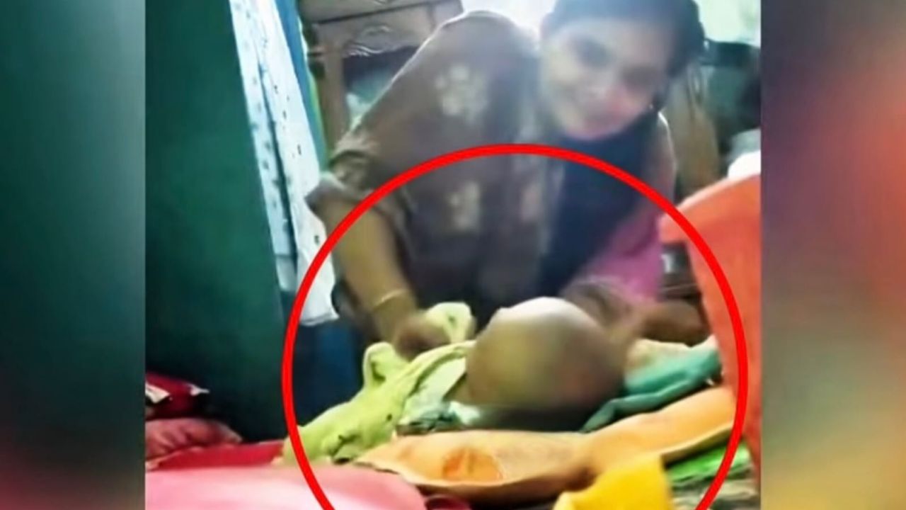 নরসিংদীতে ২ মাসের শিশুর, পা ভেঙ্গে দিল আপন চাচি!