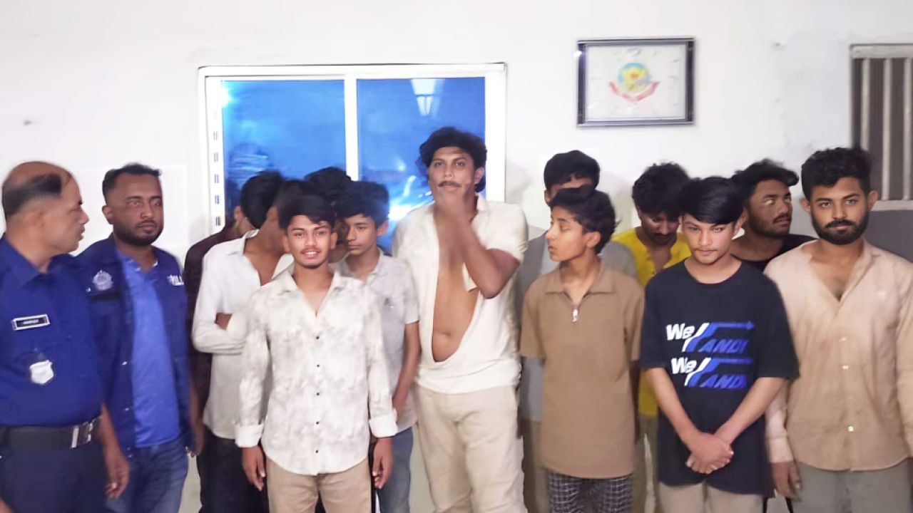 নারায়ণগঞ্জে মিছিলের প্রস্তুতিকালে নিষিদ্ধ ছাত্রলীগের ১২ নেতাকর্মী আটক
