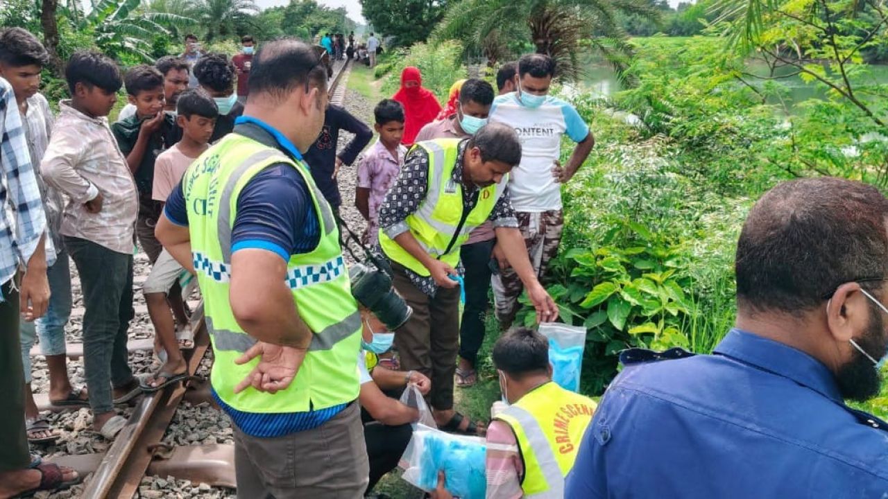 চাঁপাইনবাবগঞ্জে মহাডাঙ্গা রেল ব্রিজের কাছে অর্ধগলিত মরদেহ উদ্ধার
