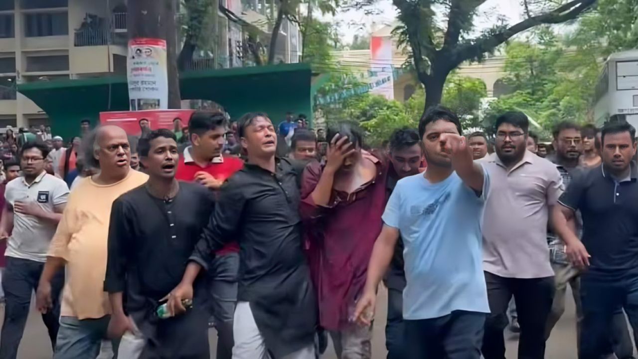 জগন্নাথ বিশ্ববিদ্যালয়ে ছাত্রদলের হামলার অভিযোগ, আহত ২০