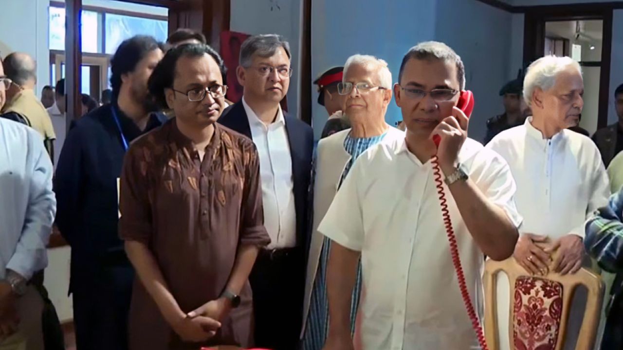 জুলাই গণ-অভ্যুত্থান স্মৃতি জাদুঘরের গ্যালারি ঘুরে দেখলেন প্রধানমন্ত্রী