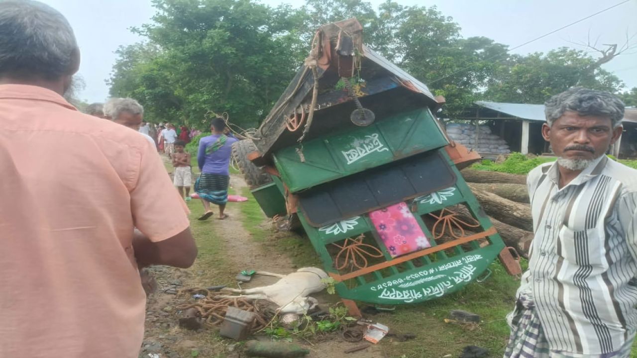 চাঁপাইনবাবগঞ্জের নাচোলে ট্রেনে কাটা পড়ে পাওয়ারটিলার চালকের মৃত্যু