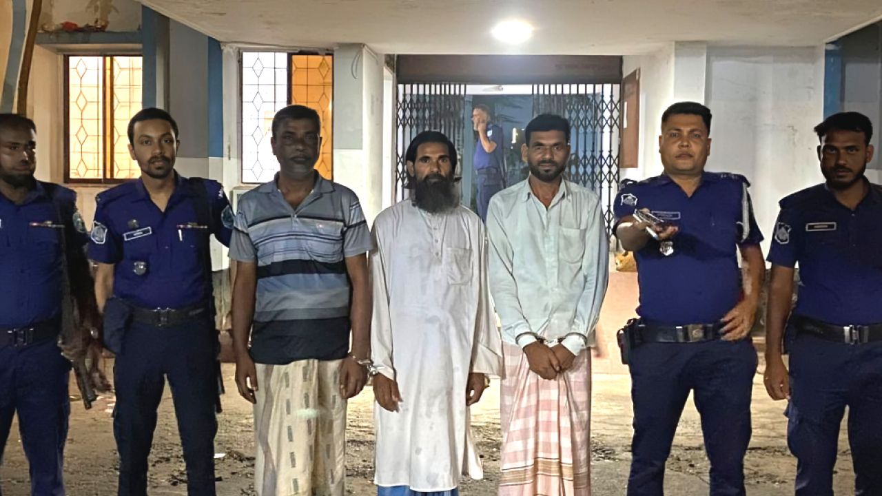 কুড়িগ্রামে গৃহবধূ হত্যা মামলায় প্রধান আসামিসহ গ্রেপ্তার ৩ জন