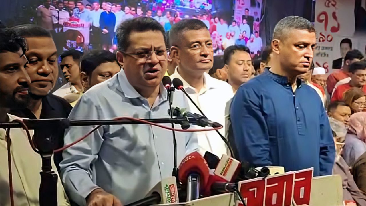 প্রধানমন্ত্রী দৈনিক ১৮-১৯ ঘণ্টা কাজ করছেন: গণপূর্তমন্ত্রী