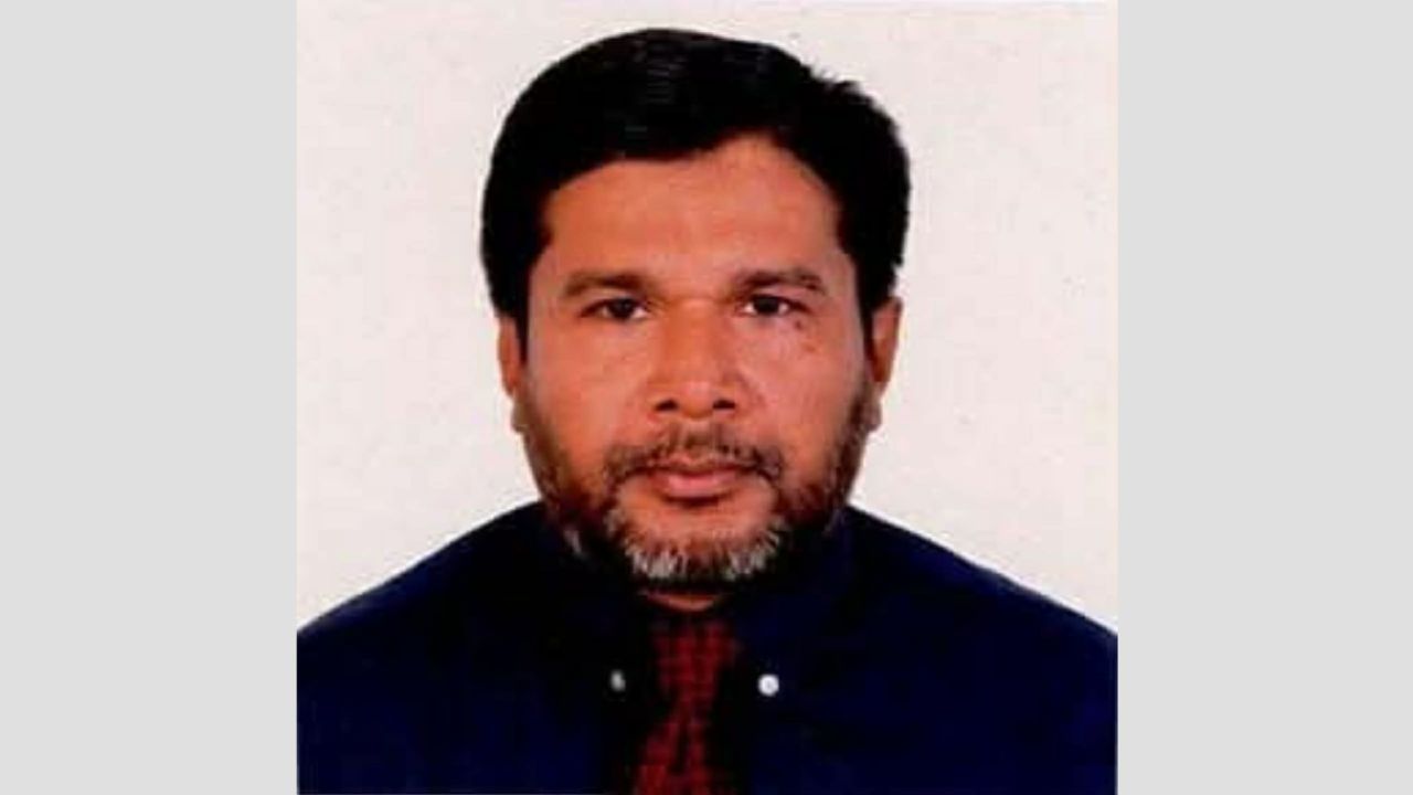 জবি উপাচার্যের পিএসের বিরুদ্ধে একাধিক অসদাচরণের অভিযোগ, ক্ষোভ শিক্ষার্থীদের