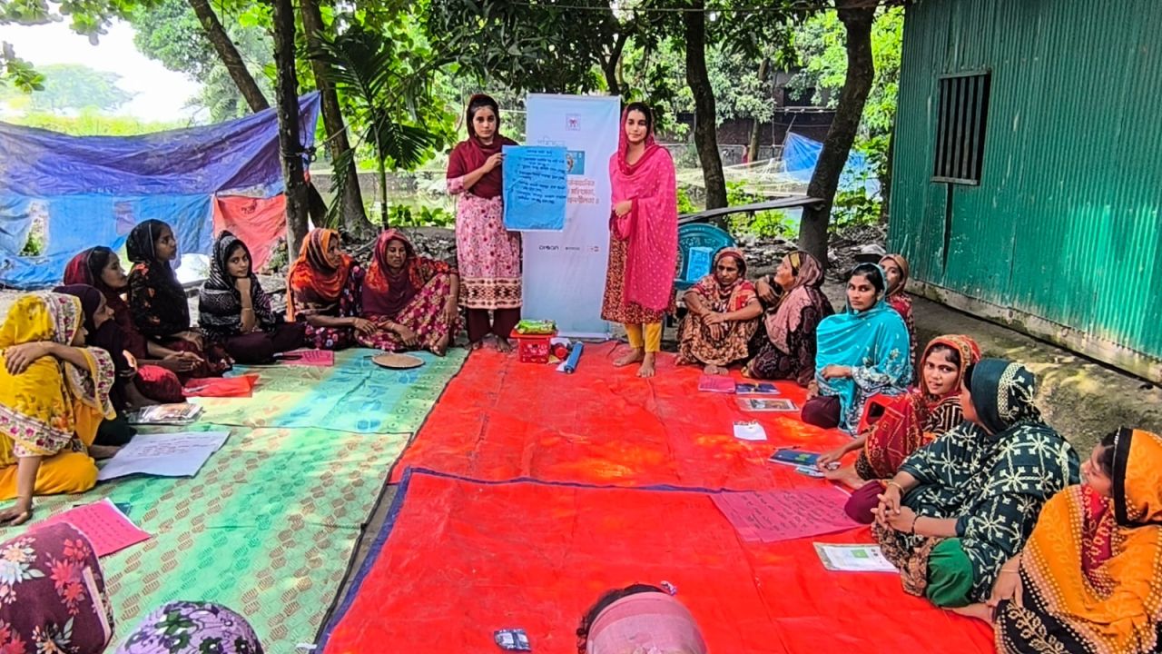 নোয়াখালীতে জলবায়ু ও জেন্ডারভিত্তিক সহিংসতার ঝুঁকি মোকাবিলায় ৪৫০ নারীকে টিওটি প্রশিক্ষণ দিচ্ছে প্রান