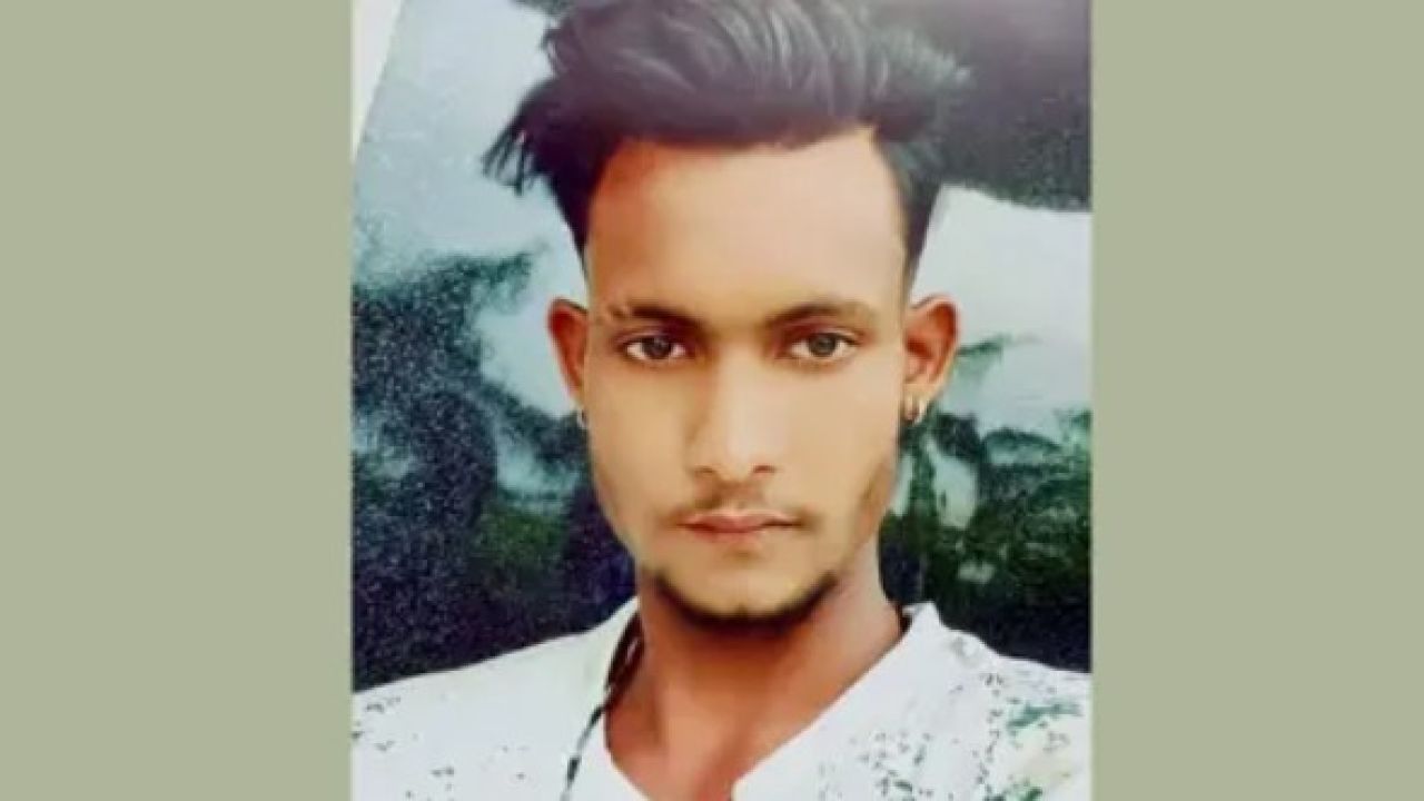 বাস থেকে নেমে নিখোঁজ ইমরান, এক মাস ধরে ছেলেকে খুঁজছে পরিবার।
