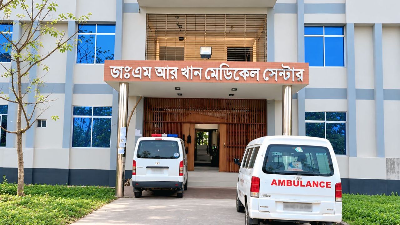 জনবল সংকটে ১০ মাস ধরে বন্ধ যবিপ্রবির প্যাথলজি ল্যাব, ডেঙ্গু পরীক্ষায় ভোগান্তিতে শিক্ষার্থীরা