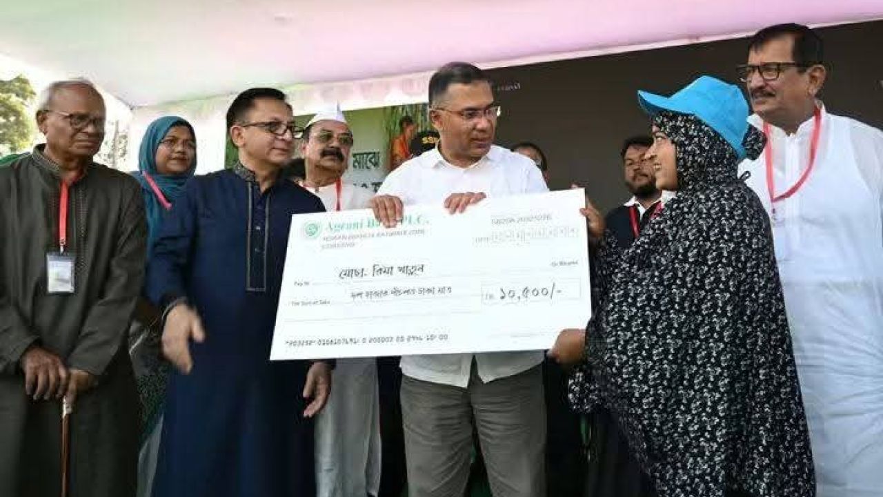 রাজশাহীতে আখচাষিদের প্রণোদনার অর্থ বিতরণ কর্মসূচির উদ্বোধন করলেন প্রধানমন্ত্রী