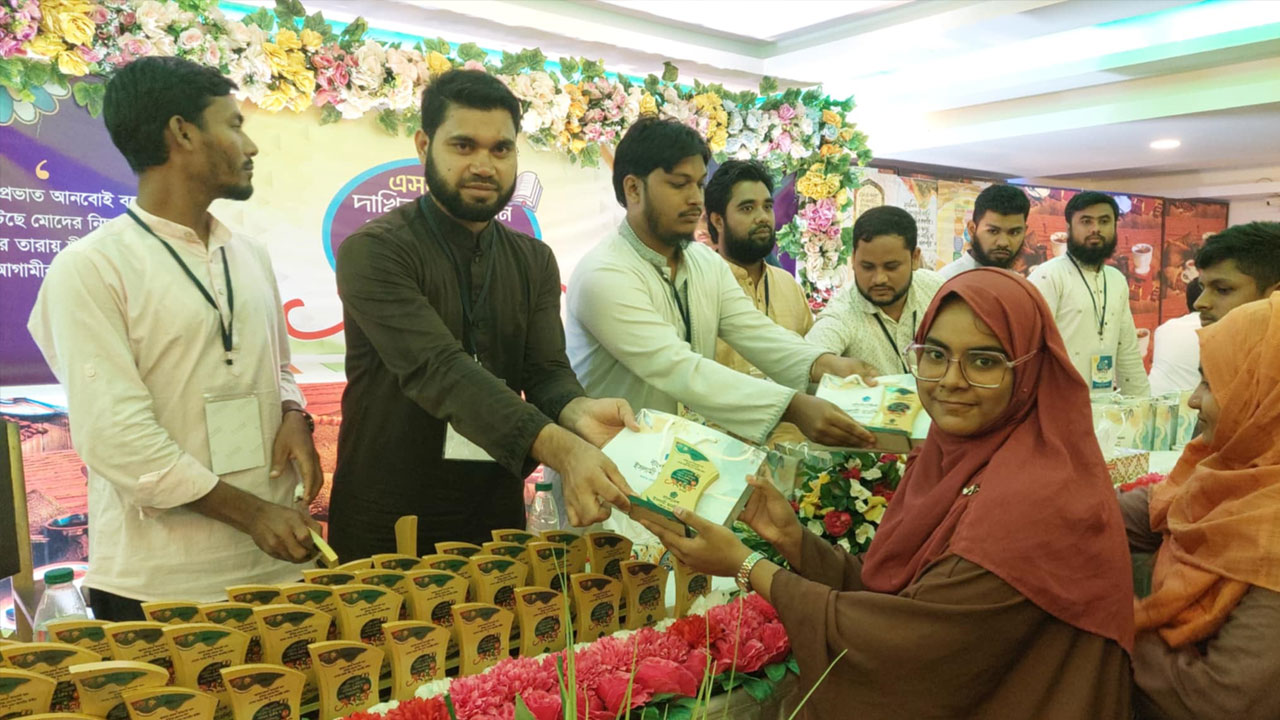 লক্ষ্মীপুরে শিবিরের সংবর্ধনা পেল ৩৫০ এস.এস.সি শিক্ষার্থী